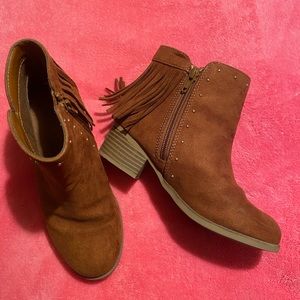 Girls size 2 Boots